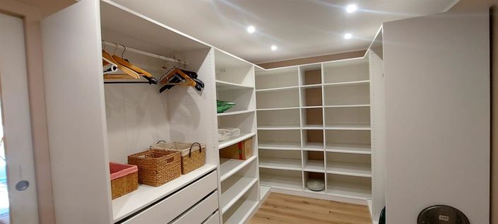 Image No.21-5 Bed House for sale