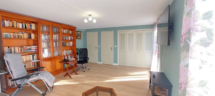 Image No.23-5 Bed House for sale