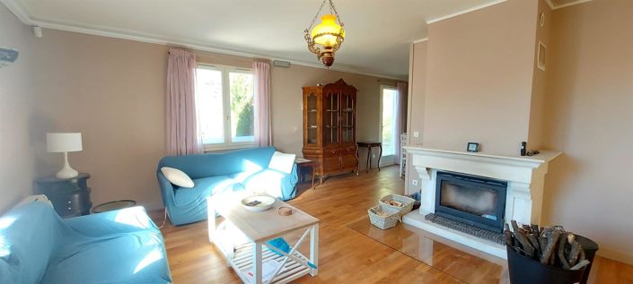 Image No.7-5 Bed House for sale