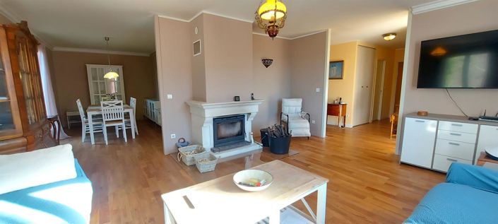 Image No.8-5 Bed House for sale