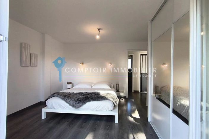 Image No.15-3 Bed House for sale