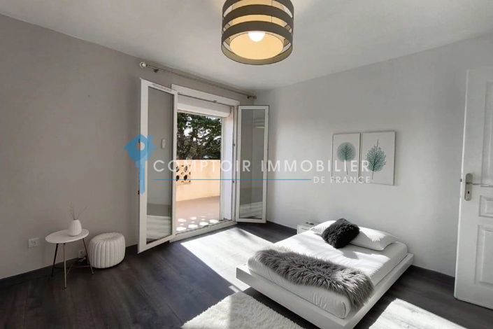 Image No.16-3 Bed House for sale