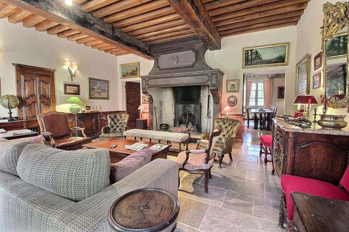 Image No.6-Propriété de 12 chambres à vendre à Nîmes