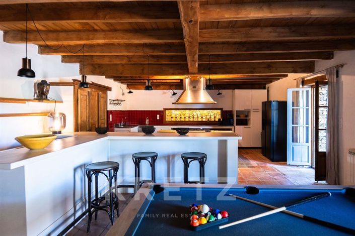 Image No.6-6 Bed House for sale