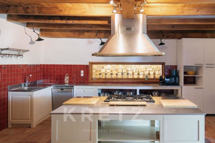 Image No.7-6 Bed House for sale