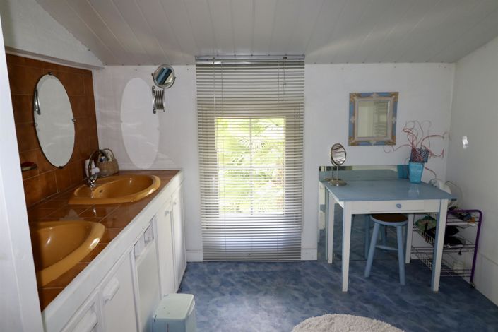 Image No.18-5 Bed House for sale