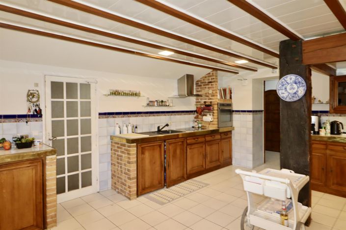 Image No.6-5 Bed House for sale