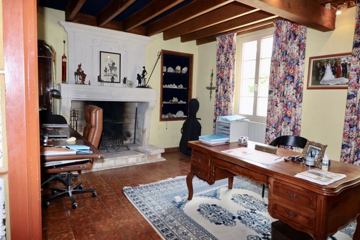 Image No.7-5 Bed House for sale