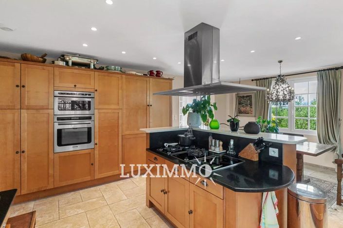 Image No.7-4 Bed House for sale