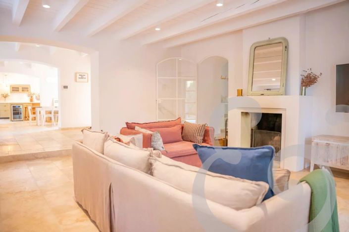 Image No.15-5 Bed House for sale