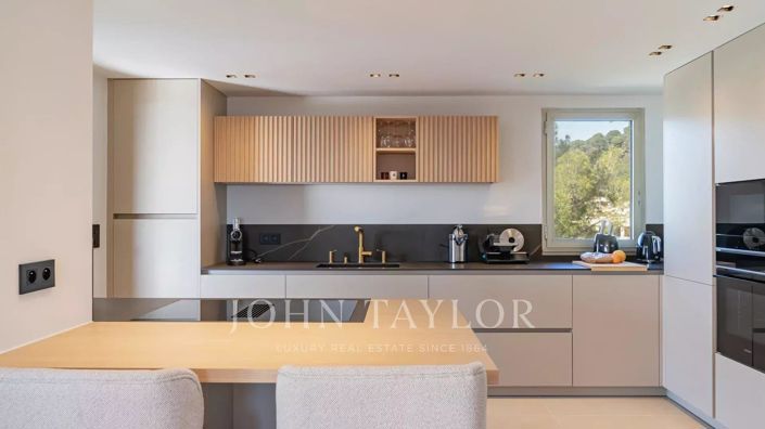 Image No.11-5 Bed Apartment for sale