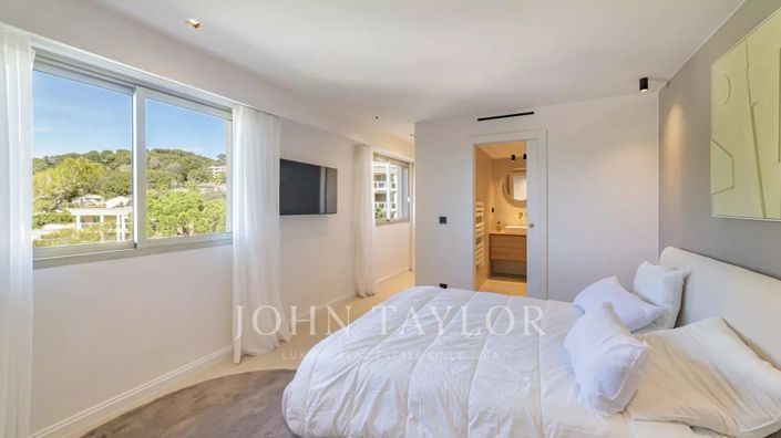 Image No.15-5 Bed Apartment for sale