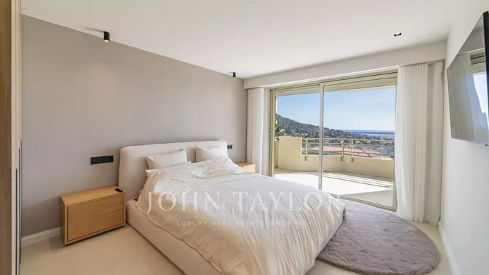 Image No.17-5 Bed Apartment for sale