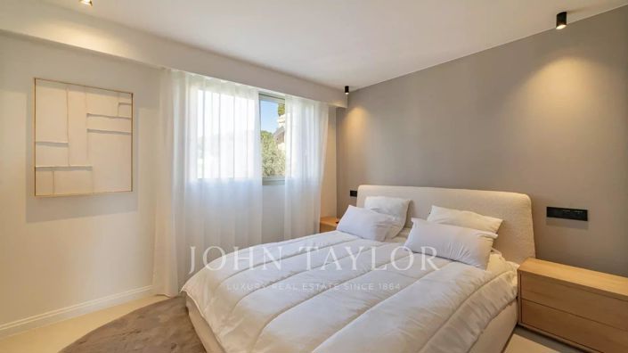 Image No.20-5 Bed Apartment for sale