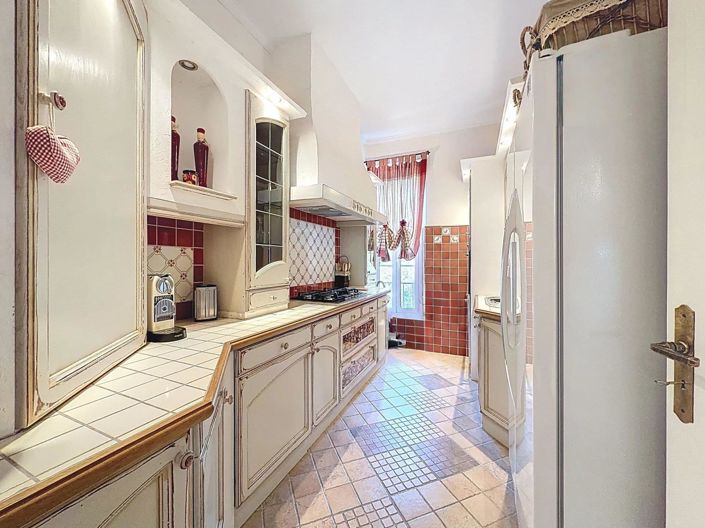 Image No.12-2 Bed Apartment for sale