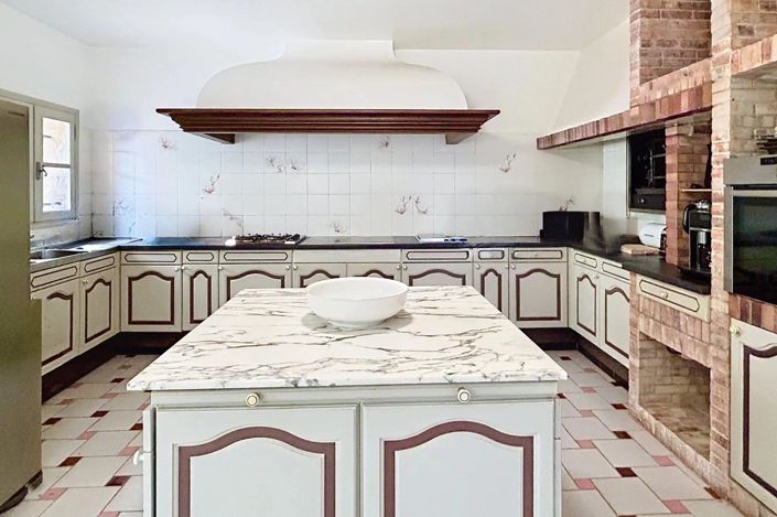 Image No.18-10 Bed House for sale