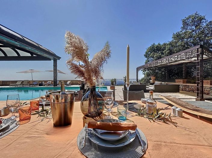 Image No.4-10 Bed House for sale