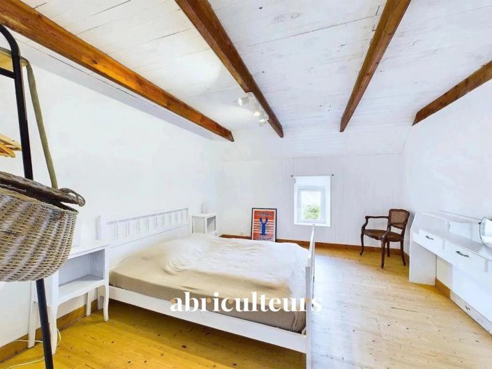 Image No.10-5 Bed House for sale