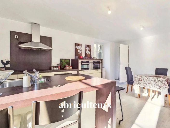 Image No.3-4 Bed House for sale