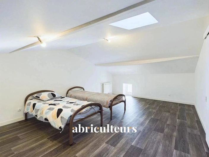 Image No.6-4 Bed House for sale