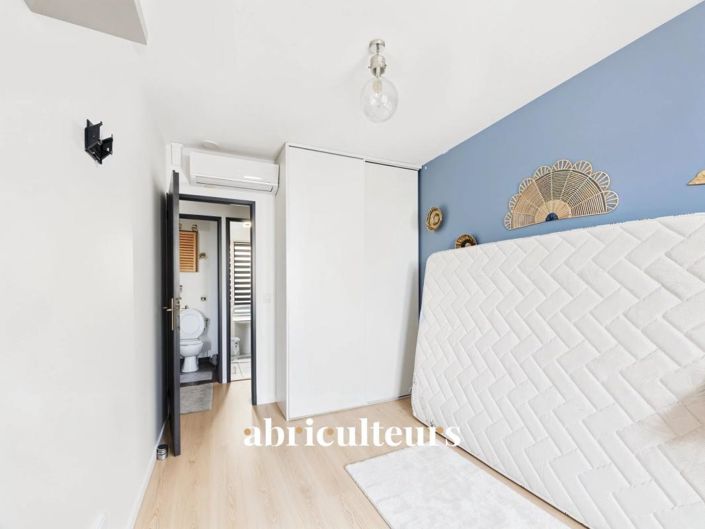 Image No.17-3 Bed House for sale