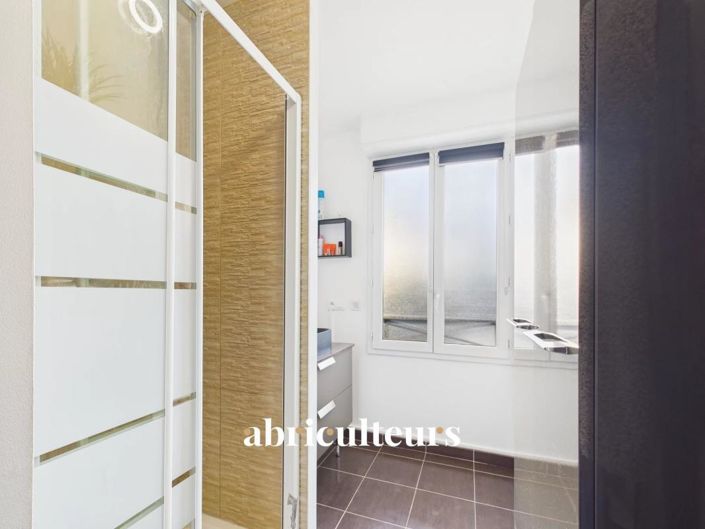 Image No.21-3 Bed House for sale