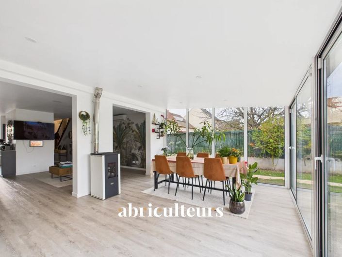 Image No.6-3 Bed House for sale