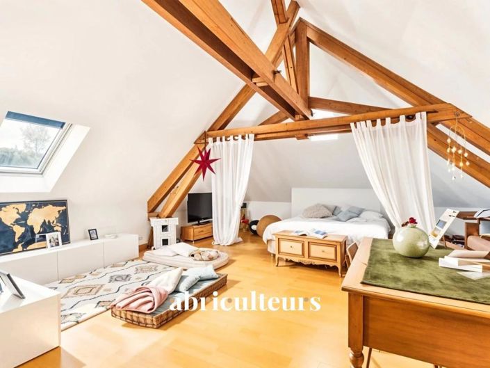 Image No.12-5 Bed House for sale