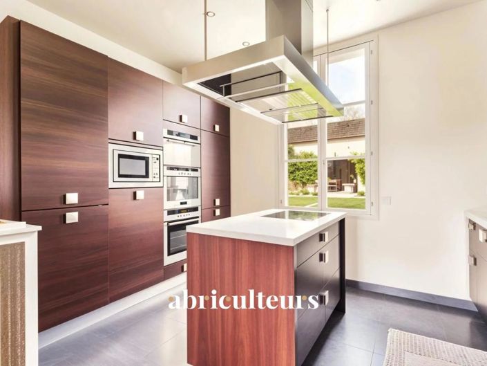 Image No.6-5 Bed House for sale