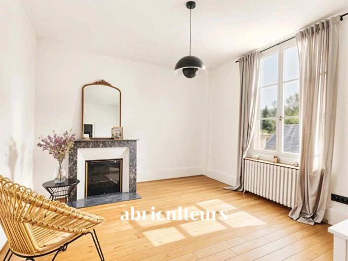 Image No.9-5 Bed House for sale