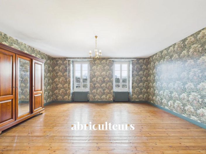 Image No.16-6 Bed House for sale