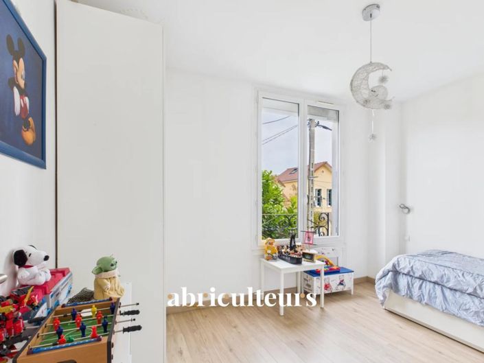 Image No.17-3 Bed House for sale