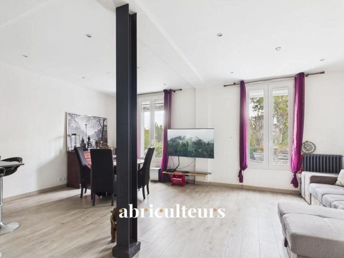 Image No.8-3 Bed House for sale