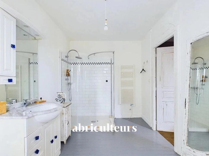 Image No.11-6 Bed House for sale