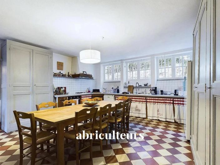 Image No.3-6 Bed House for sale