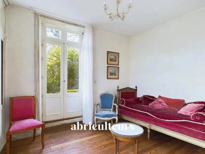 Image No.5-6 Bed House for sale