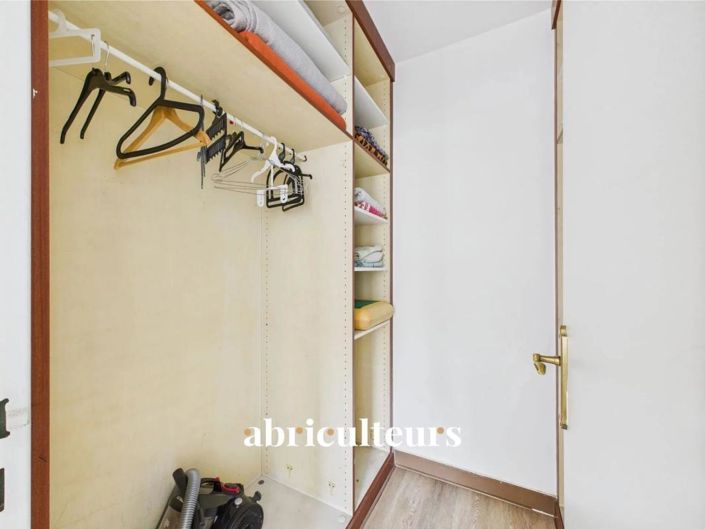 Image No.20-2 Bed Apartment for sale