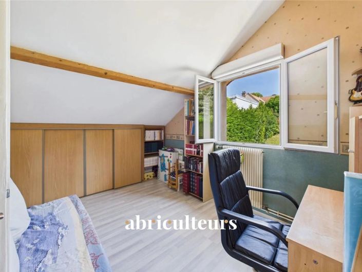 Image No.18-4 Bed House for sale