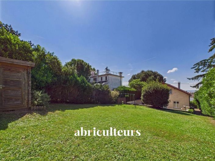 Image No.2-4 Bed House for sale