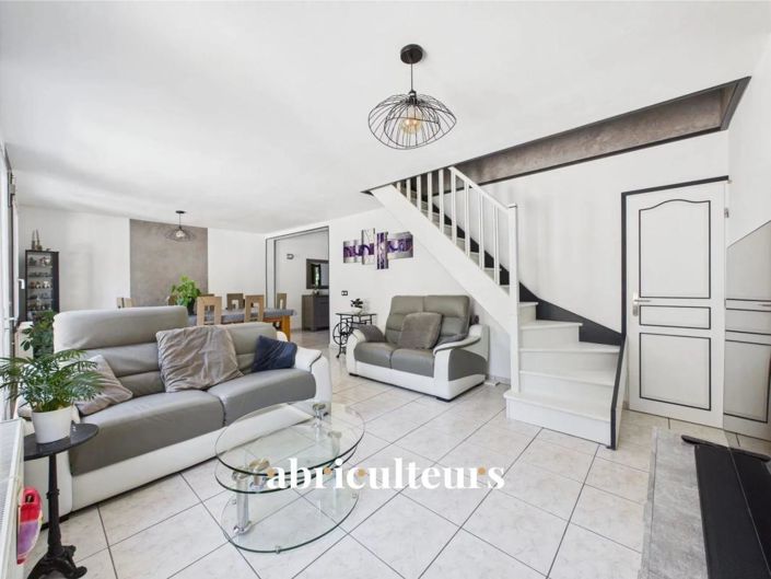 Image No.6-4 Bed House for sale