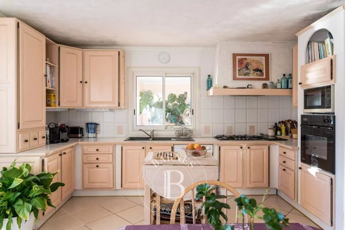 Image No.11-5 Bed House for sale