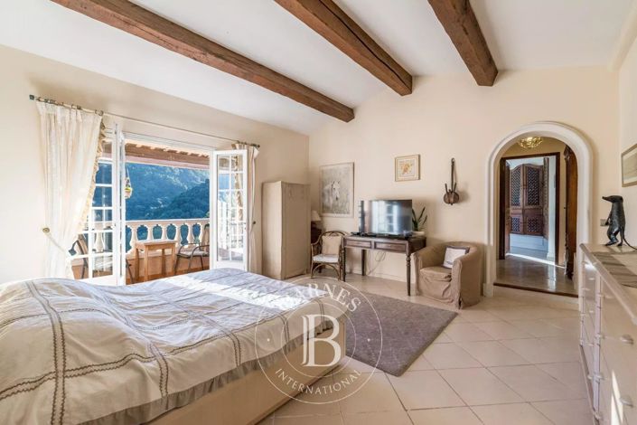 Image No.12-5 Bed House for sale