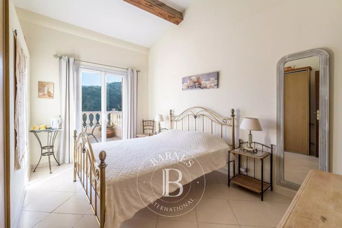 Image No.18-5 Bed House for sale