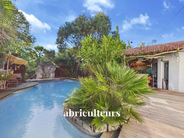 Image No.10-3 Bed House for sale