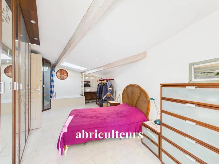 Image No.8-3 Bed House for sale