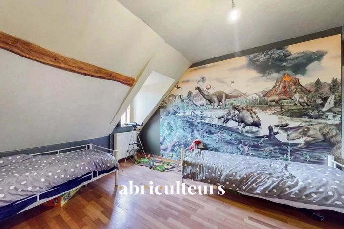 Image No.7-5 Bed House for sale