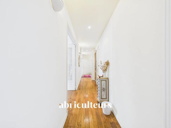 Image No.12-3 Bed Apartment for sale