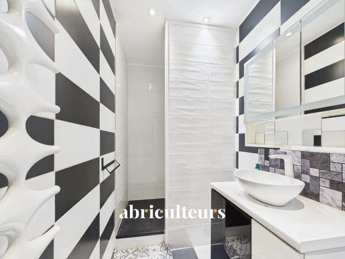 Image No.18-2 Bed Apartment for sale