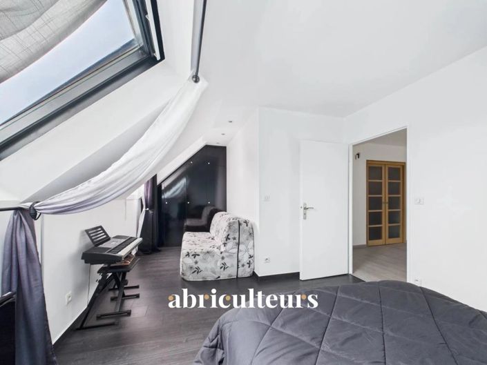 Image No.20-2 Bed Apartment for sale