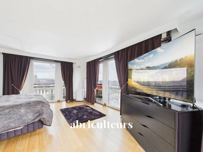 Image No.24-2 Bed Apartment for sale